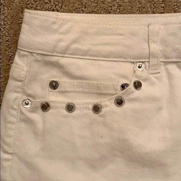 🌈MIchael Kors White W/silver studs Shorts🎢 - Picture 2 of 3